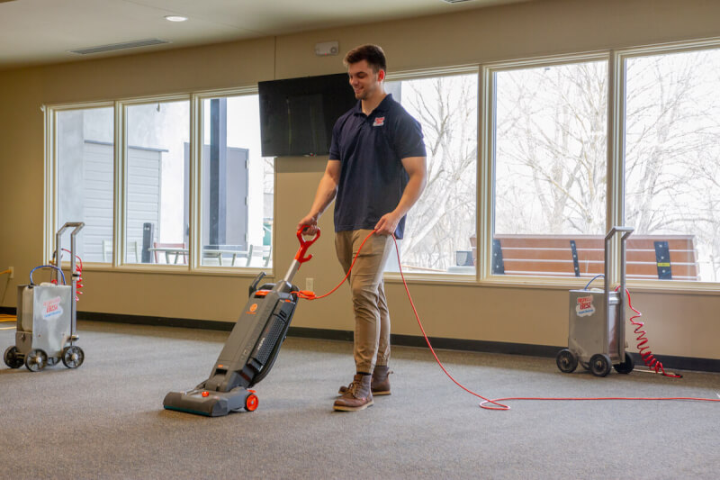 Mason City Commercial Carpet Cleaning - Vacuum